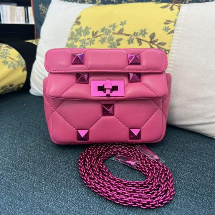 Picture of Valentino Handbags _SKUfw136585336fw